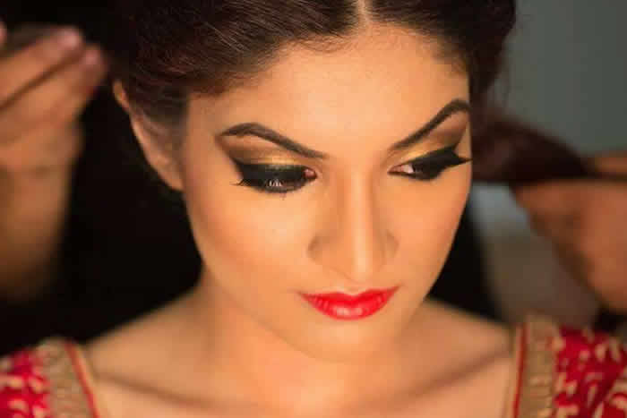 How To Do Bridal Makeup At Home In 10 Easy Steps