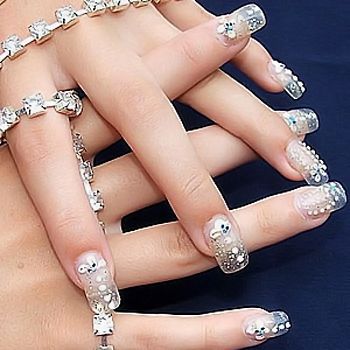 Fake nails for your wedding