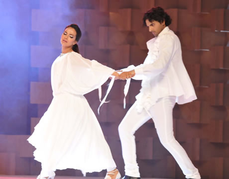 Performance by Amina and Mohib at Lux Style Awards 2011