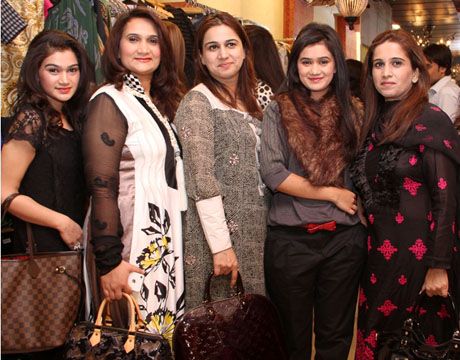 Launch of "Fashion Exchange" Flagship Store