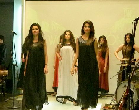 World Fashion Cafe organized an event for flood victims