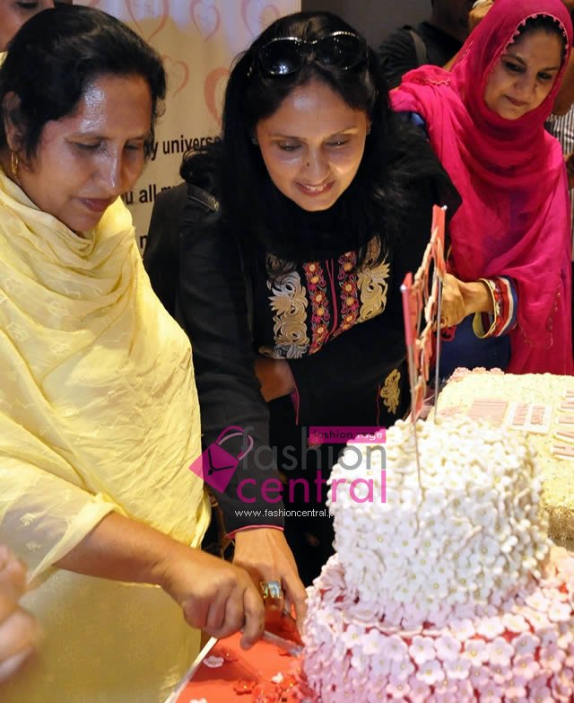 Cake cutting Mother's Day celebrations held at Fortress Square mall