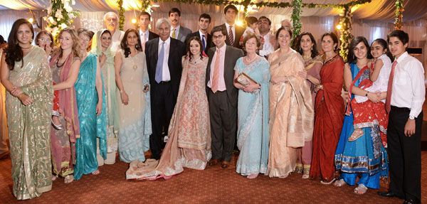 Pakistani Host Juggun's Wedding Pictures