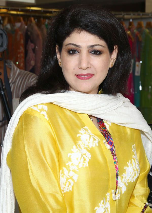Mehreen Zafar at Launch of Psyche Line in Karachi