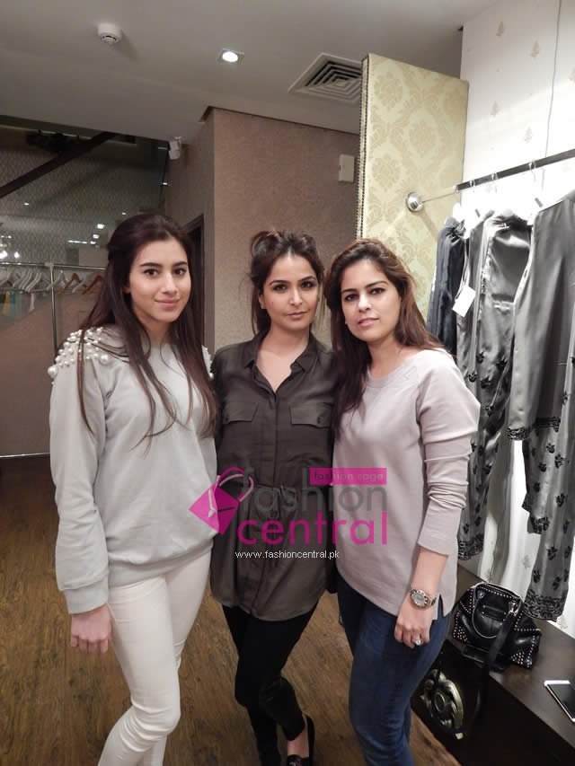Momina, Maham & Jenna Yasir
