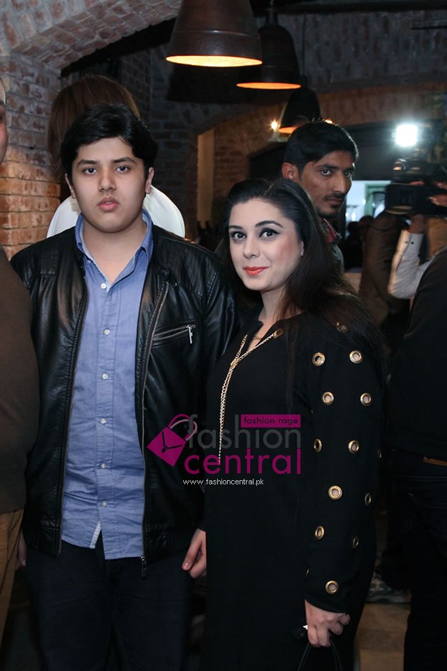CafÃ© page 102 Launch in Lahore
