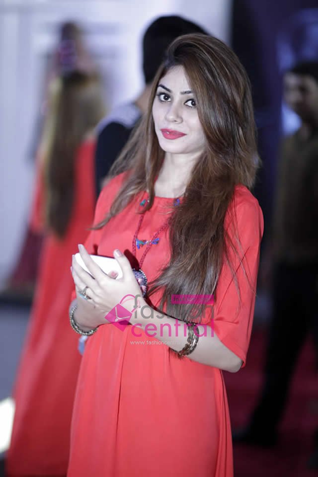 2015 PFDC LOreal Paris Bridal Week Red Carpet Lahore Pics