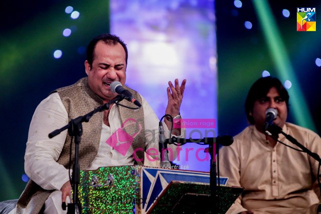 Rahat Fateh Ali Khan Dazzled the City Of Gardens with His Voice