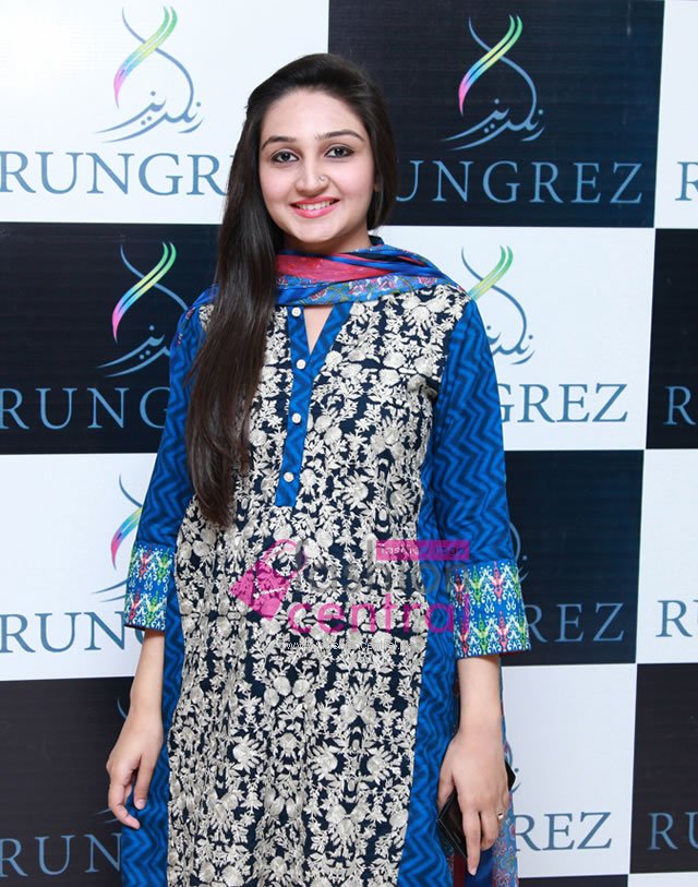 Rungrez Launches Spring Summer 2015 Lawn Collection