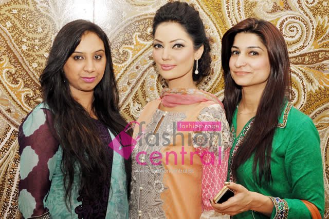 2015 Sobia Nazir Lawn Launch Images