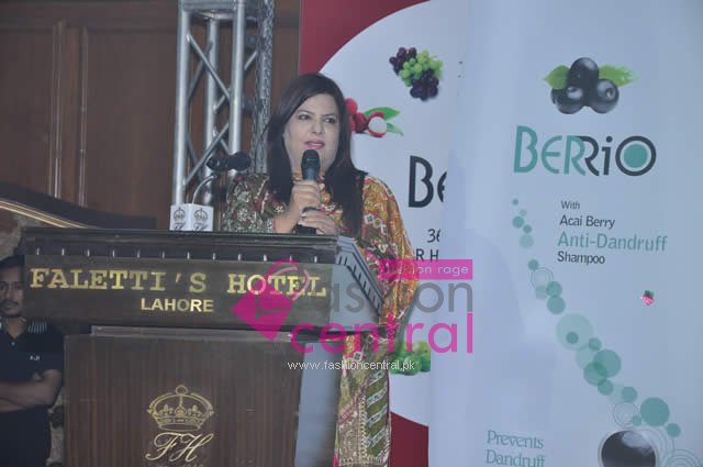 Ms. Saadia Taimur expressing her admiration for the brand