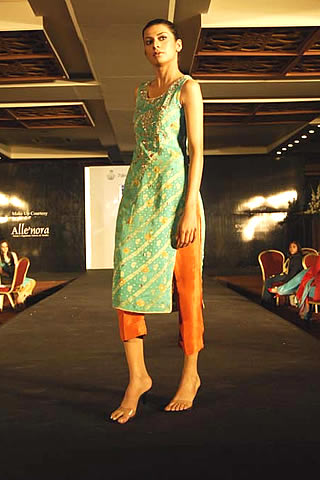 Fashion Show '07 by Nayna