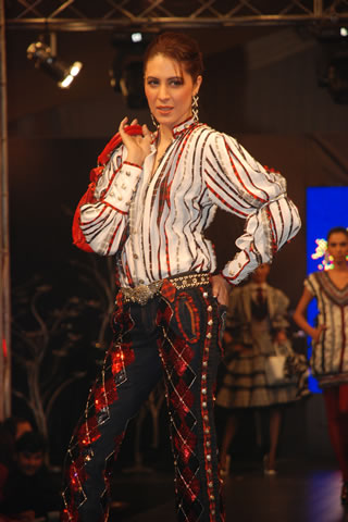 Sabina Pasha wearing Ammar Belal