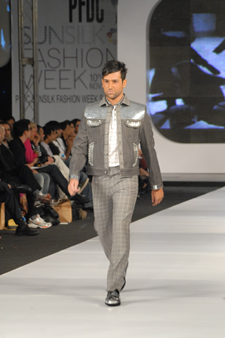 Ammar Belal's Collection at PFDC Sunsilk Fashion Week 2010 Karachi