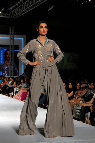 Amna Ilyas at PFDC Sunsilk Fashion Week 2011