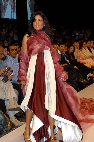 Karachi Fashion Week 2010