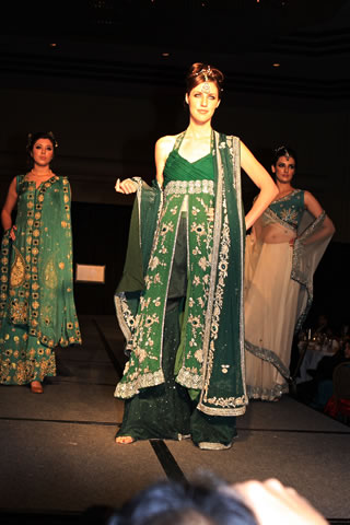 Hajra Hayat's collection in Colors of Pakistan 2009