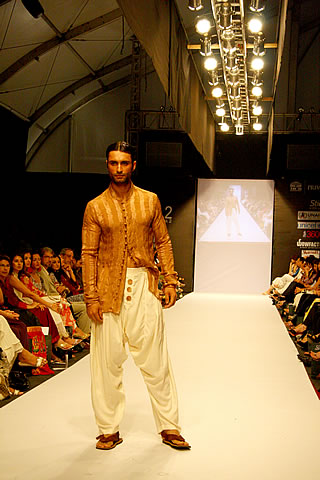 Imbias at Karachi Fashion Week 2010