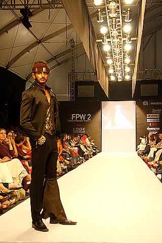 Kash Hussain at Karachi Fashion Week 2010