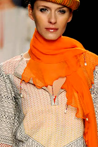 Maheen Khan's collection at Milan Fashion Week 2010