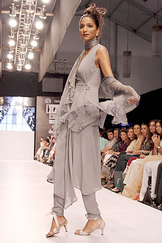 Maheen Khan at Fashion Pakistan Week 2010