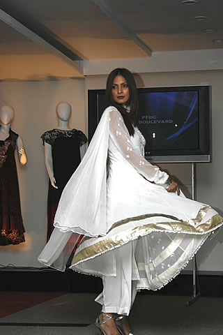 Maria B. Collection at PFDC The Boulevard