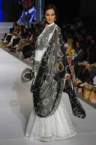 Mehreen Syed at PFDC Sunsilk Fashion Week 2011