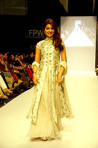 Dr. Shaista Hahidi at Karachi Fashion Week 2010