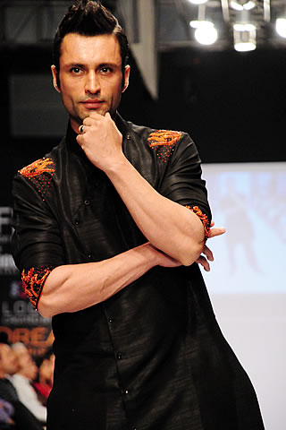 Munib Nawaz at Fashion Pakistan Week 2010