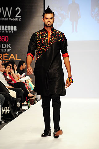 Munib Nawaz at Fashion Pakistan Week 2010