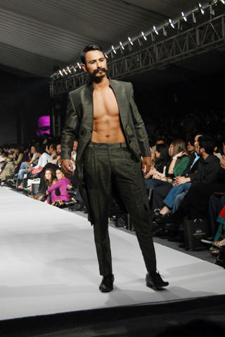 Munib Nawaz's collection at PFDC Sunsilk Fashion Week 2010