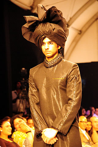 Naushemian at Fashion Pakistan Week 2010