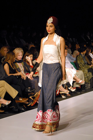Nickie Ninaâ€™s Collection at PFDC Sunsilk Fashion Week Karachi 2010