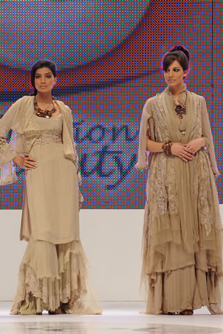 Nilofer Shahid at Veet Show 2010