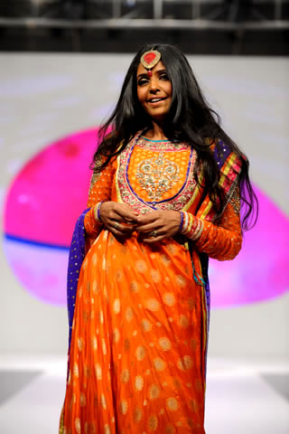 Nomi Ansari at Veet Show 2010