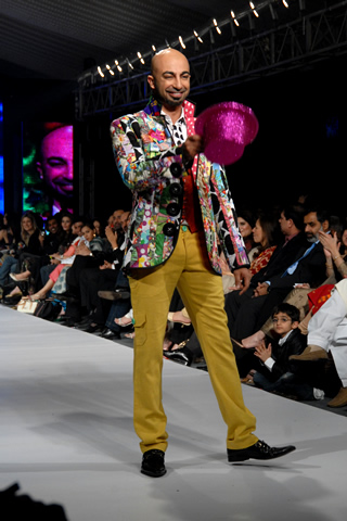 Nomi Ansari's collection at PFDC Sunsilk Fashion Week 2010