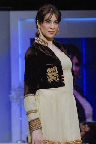 Sabina Pasha at PFDC Sunsilk Fashion Week 2011 Lahore