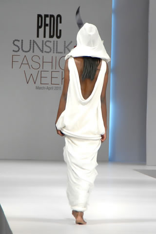 Famous Designer Sahar Atif at PFDC Sunsilk Fashion Week 2011 Lahore