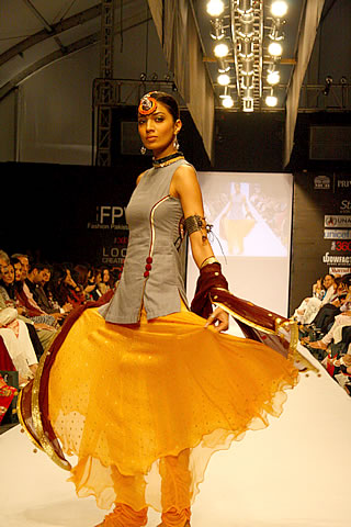 Samar Mehdi at Fashion Pakistan Week 2010