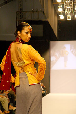 Samar Mehdi at Karachi Fashion Week 2010