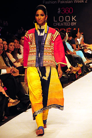Sanam Chaudhri at Karachi Fashion Week 2010