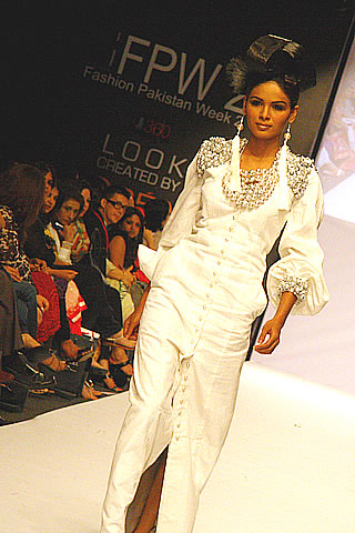 Shella Rehman at Fashion Pakistan Week 2010