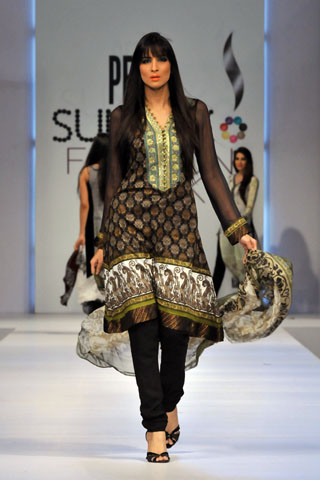 Sobia Nazir at PFDC Fashion Week 2011