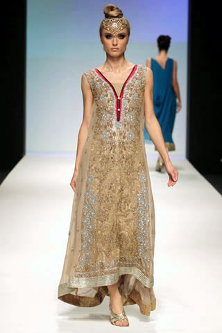 Sobia Nazir at Dubai Fashion Week 2010