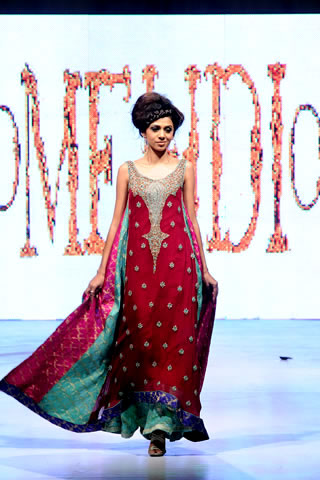 Tooba Siddiqui in Mehdi's collection