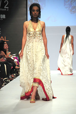Summiya Warsi at Fashion Pakistan Week 2010