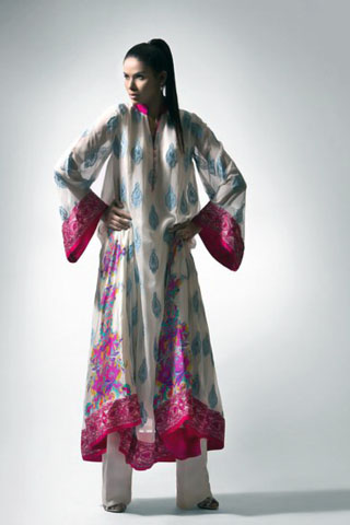 Neha Ahmed modeled for Threads & Motifs