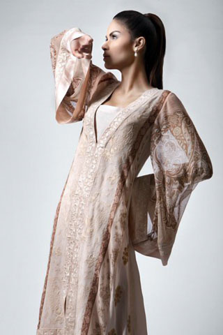 Neha Ahmed Modeled for Threads and Motifs Winter Collection 2010
