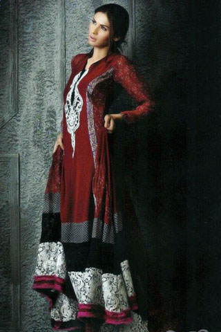 Neha Ahmed modeled for Sana Safinaz