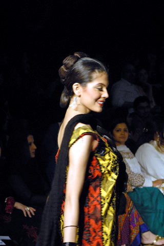Zara Shahjahan's Collection at PFDC Sunsilk Fashion Week Karachi 2010Zara Shahjahan's Collection at PFDC Sunsilk Fashion Week Karachi 2010